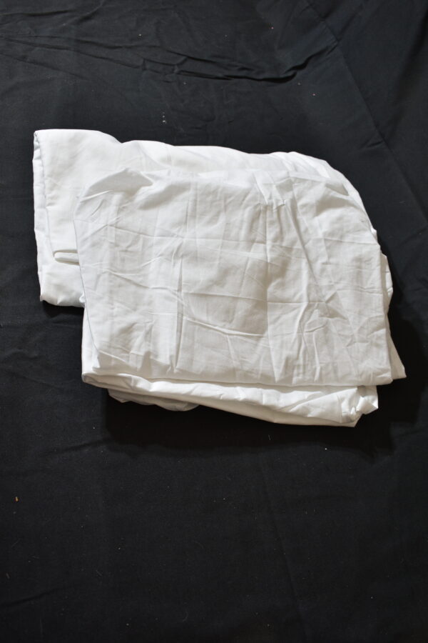 2x Fitted White sheets