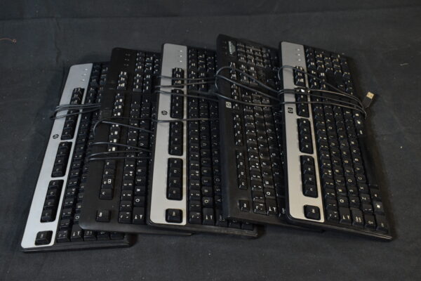 5x Black keyboard