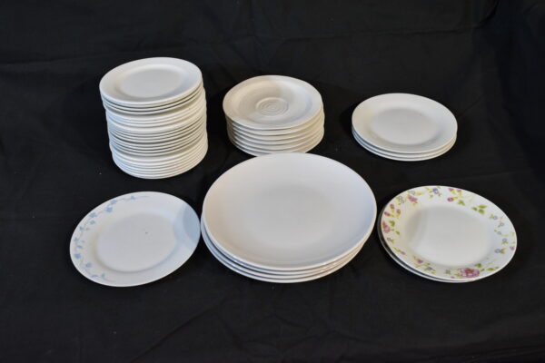 Assorted plates, side plates & saucers