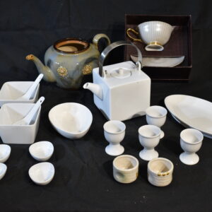 Gold rim cup & saucer, 2x tea pots, 2x Chinese bowls, 4x soy dips & egg cups