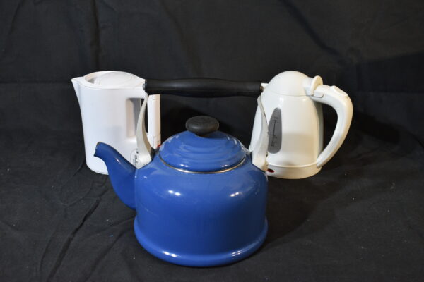 3x  Kettles