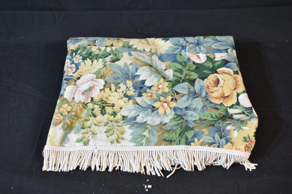 Fabric - Floral cloth with tassels