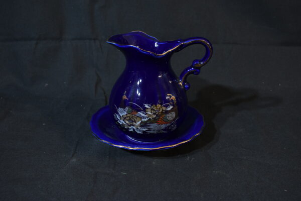 Blue jug set