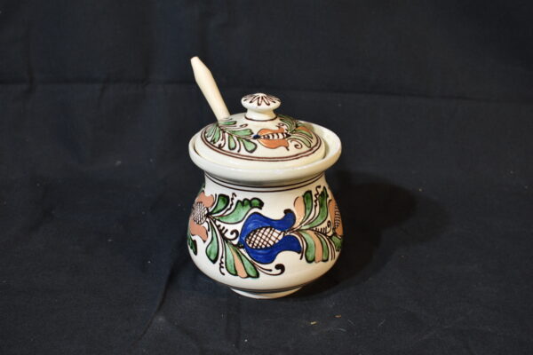 Floral pot with stirrer
