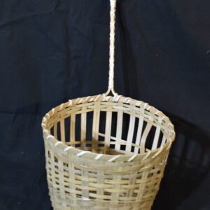 Wicker basket with handle