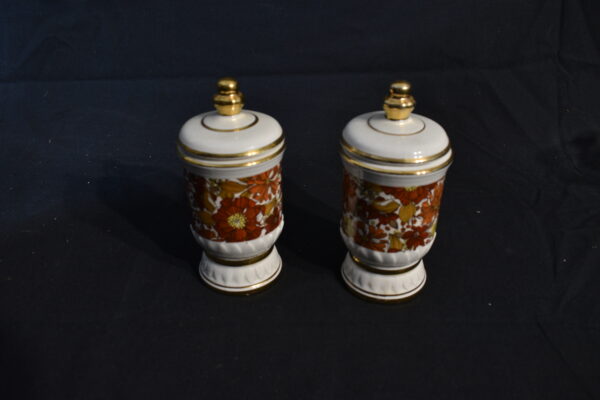 Red & white floral ornament with lid