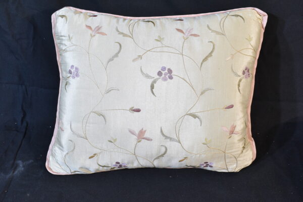 Cushions - Cream floral cushion