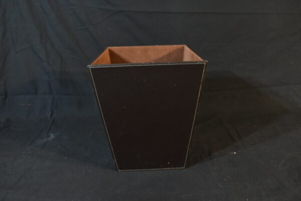 Lounge bin