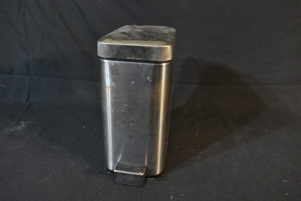 Metal pedal bin
