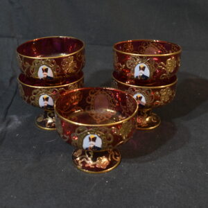 5x Ornate dishes