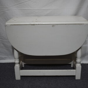 White folding table