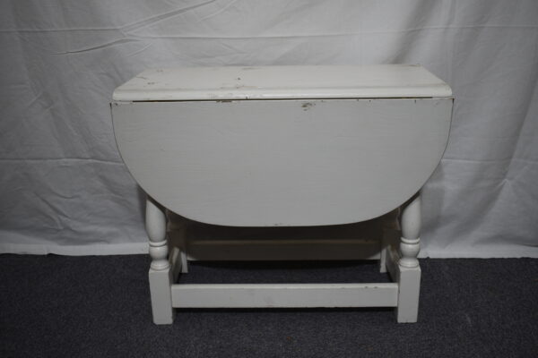 White folding table
