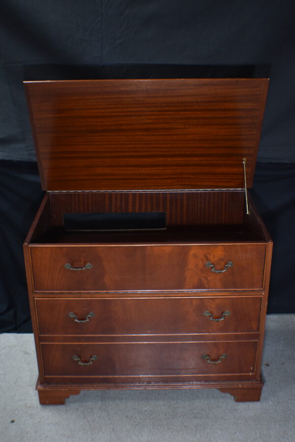 Wood drawers with hinged top