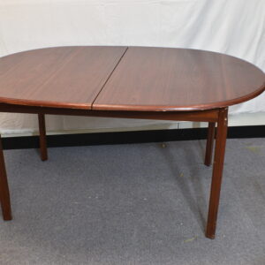 Wood extending oval dining table