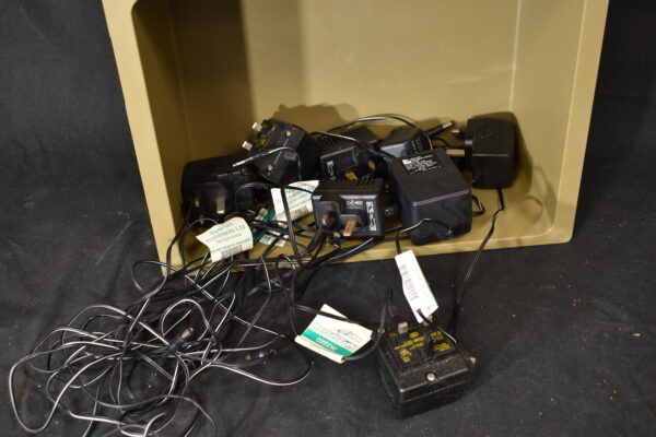 Chargers for electronic pipettes