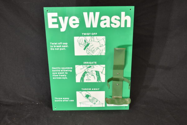 Eye wash station x4