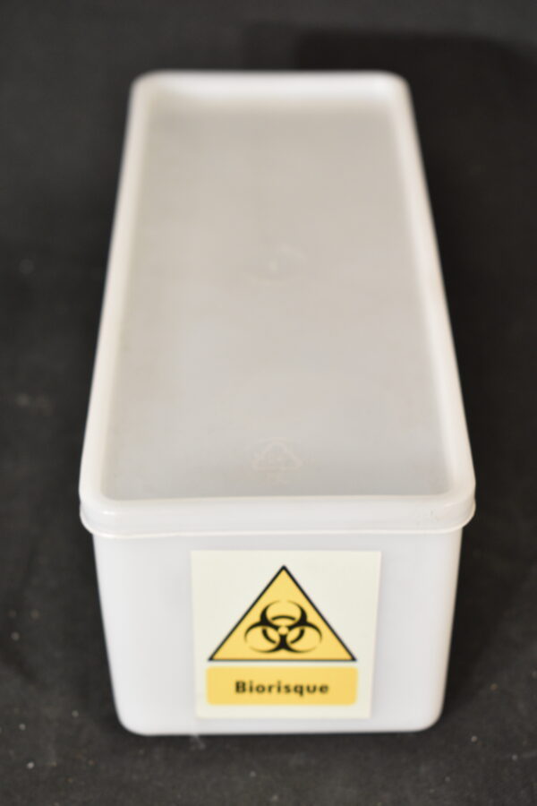 Bio hazard container